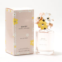 Load image into Gallery viewer, MARC JACOBS DAISY EAU SO FRESH LADIES EDT SPRAY
